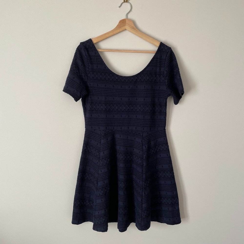 ✨HOST PICK✨DIVIDED Navy Patterned Mini Dress Size M (AU 12) - Picture 1 of 10